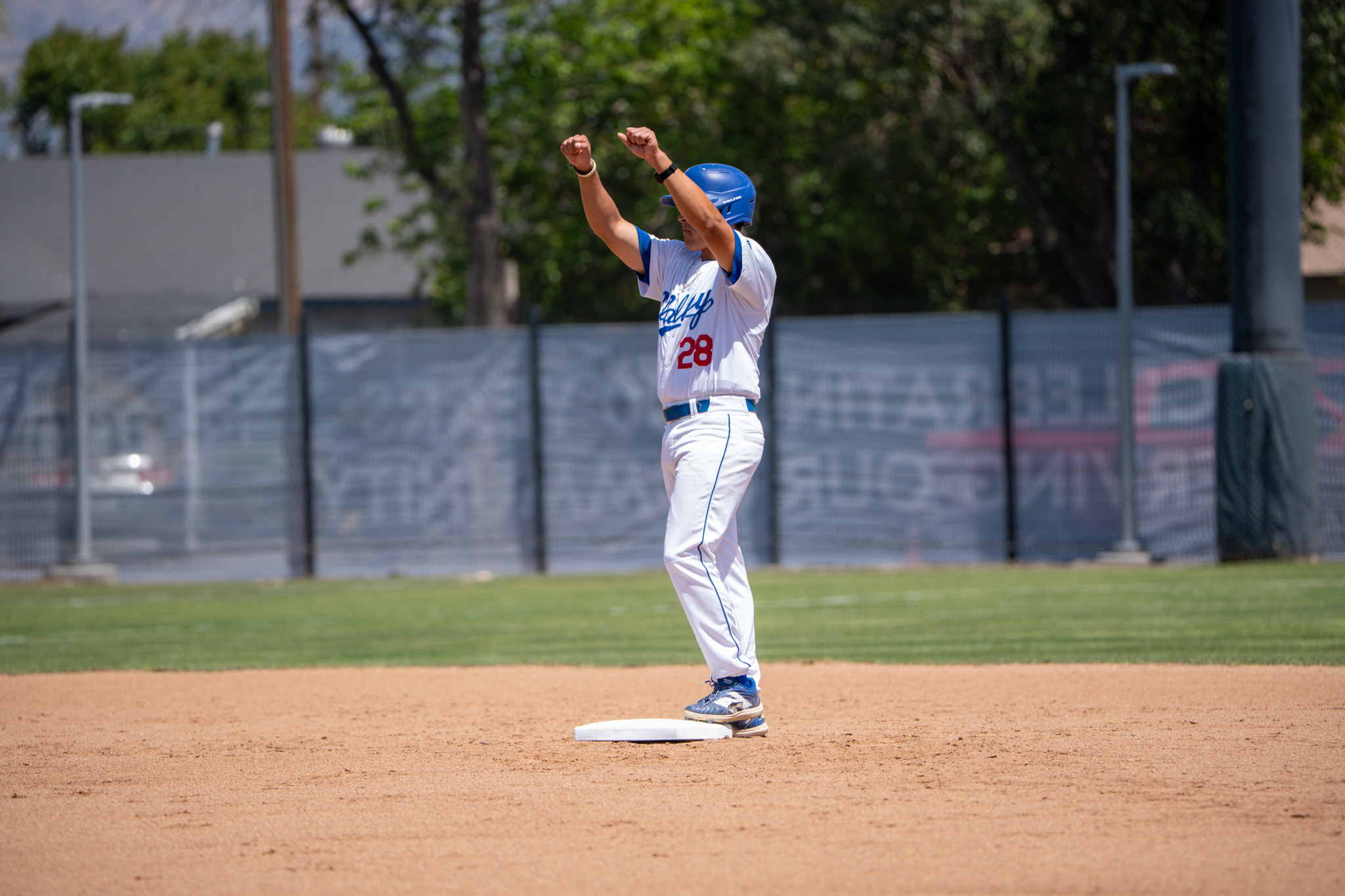 Bats Come Alive for Sophomore Celebration