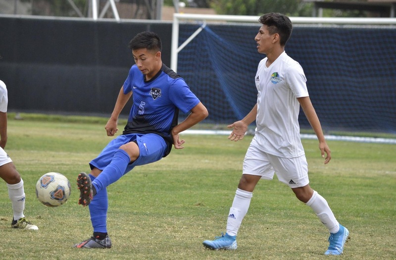 Oxnard Holds Off Hard-Charging Wolverines